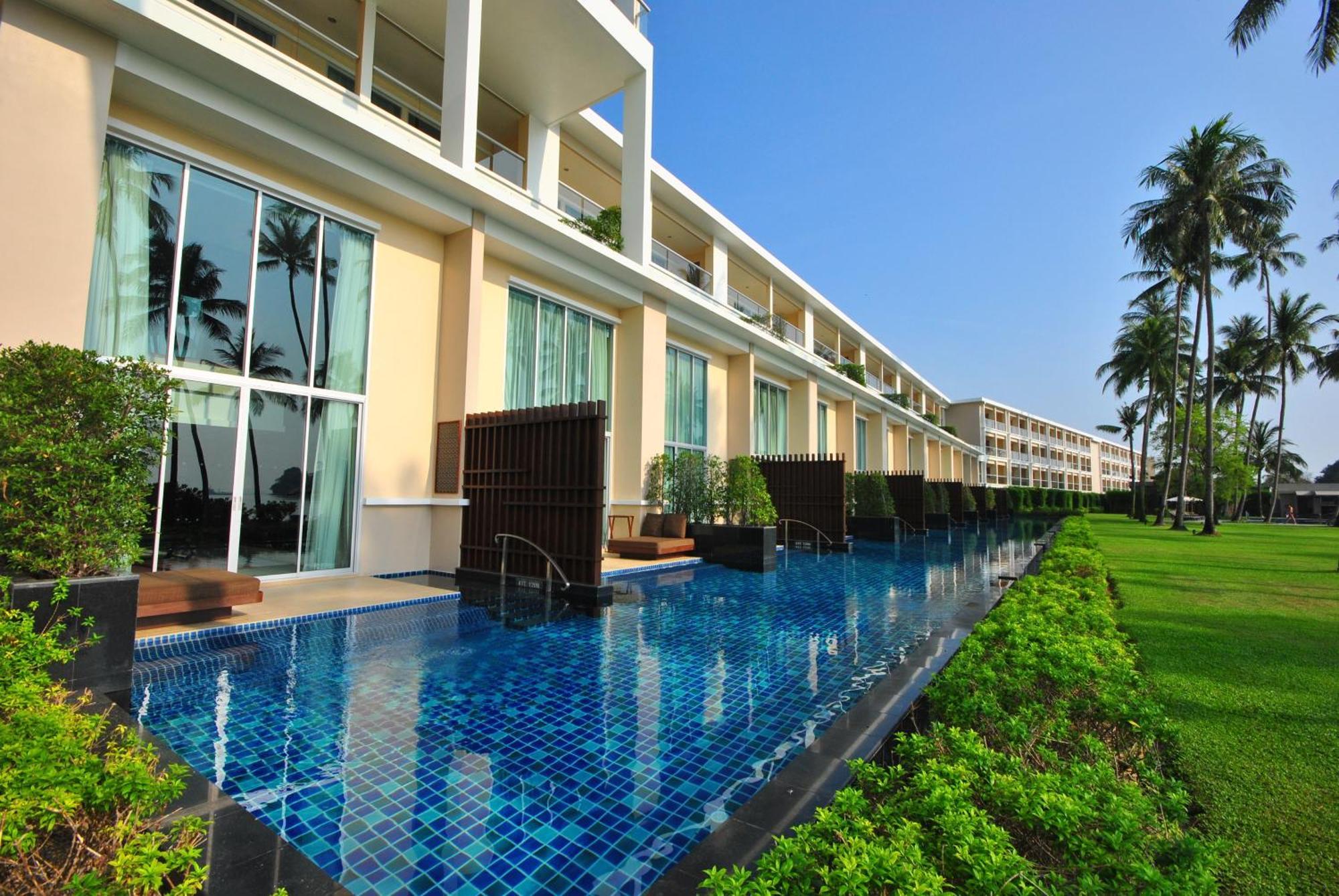 Phuket Panwa Beachfront Resort Экстерьер фото